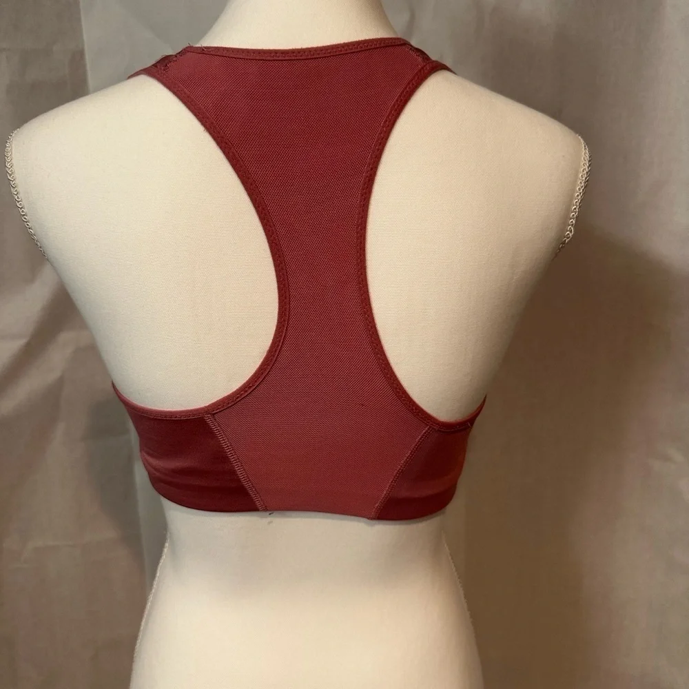 Nike Women's Sports Bra - Maroon